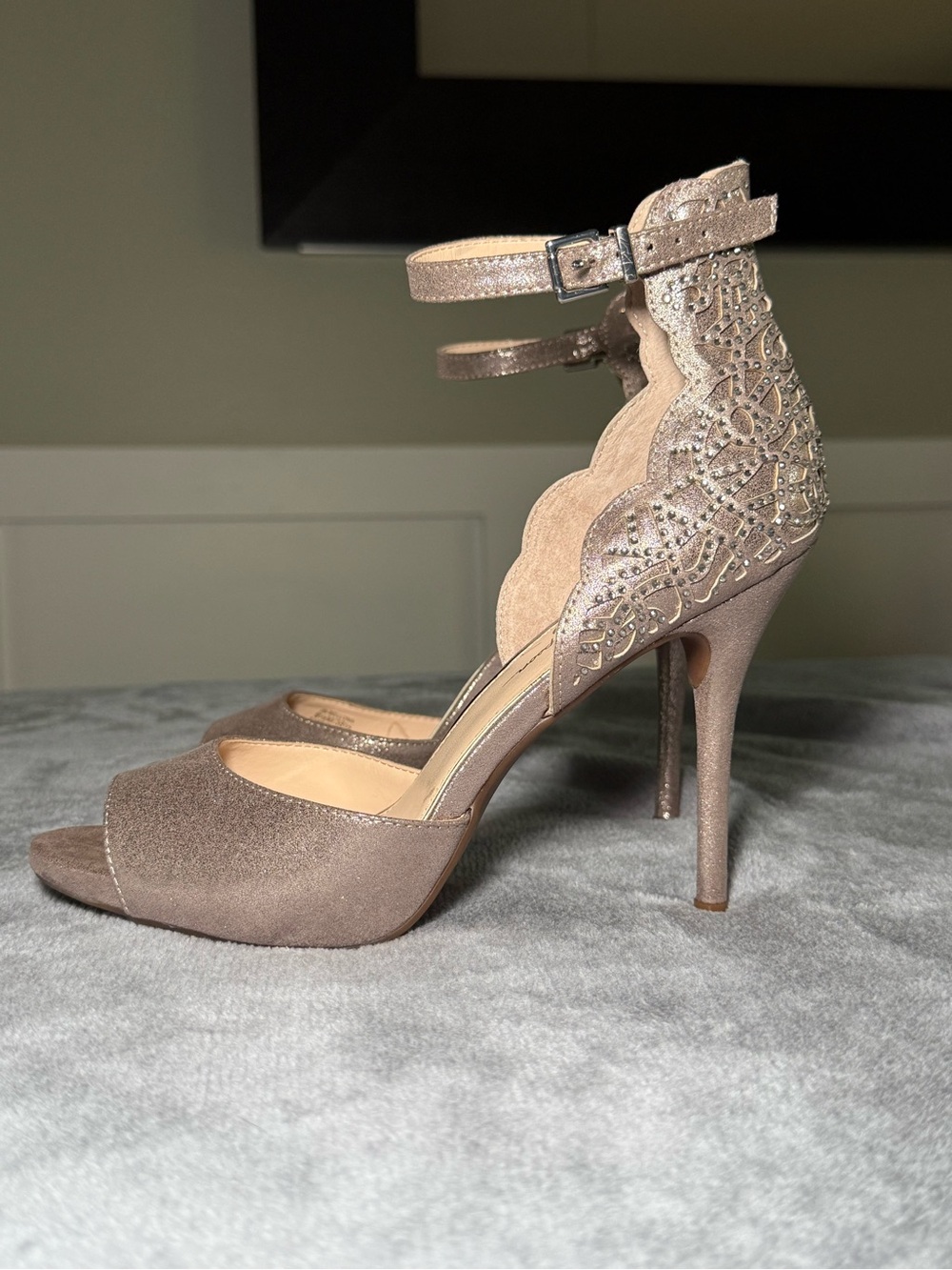 Jessica Simpson Bellona Heels - Taupe - Size 8.5